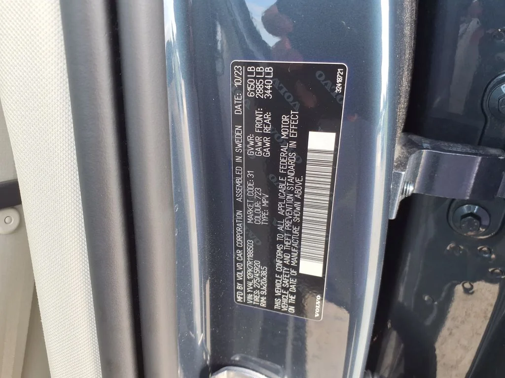 Certified Used 2024 Blue Volvo B5 Core image 35