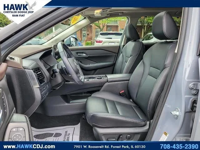 Used 2023 Gray Nissan SL image 8