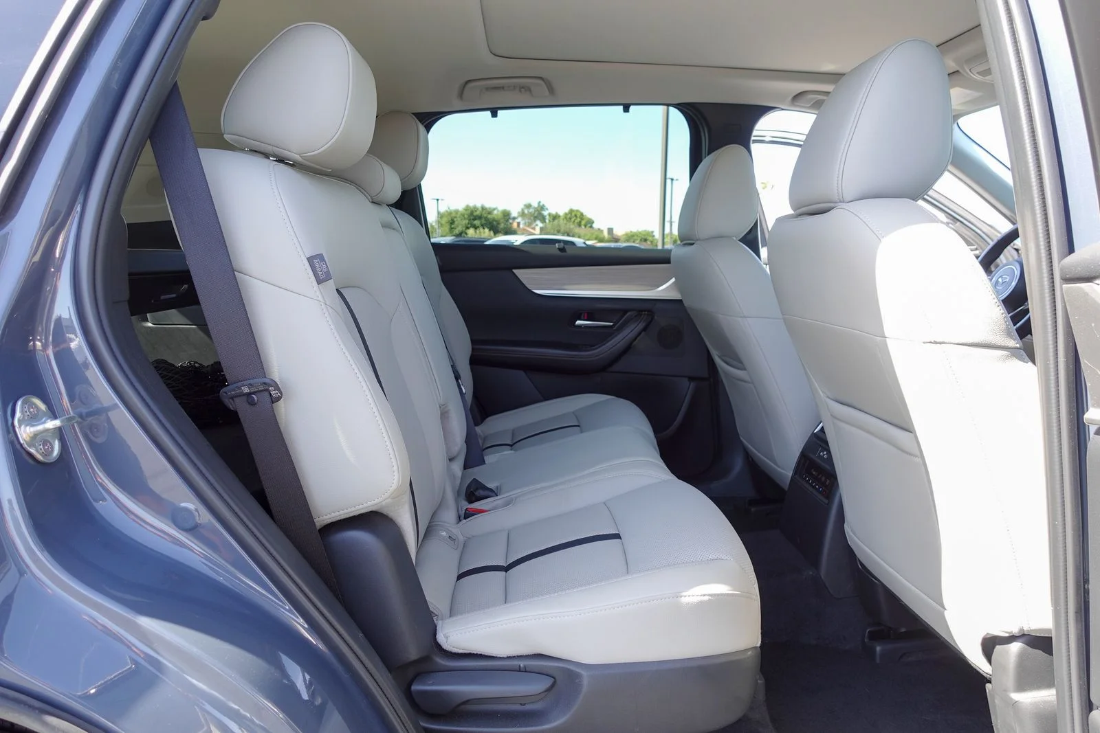 Certified Used 2025 Polymetal Gray Metallic Mazda Premium image 16