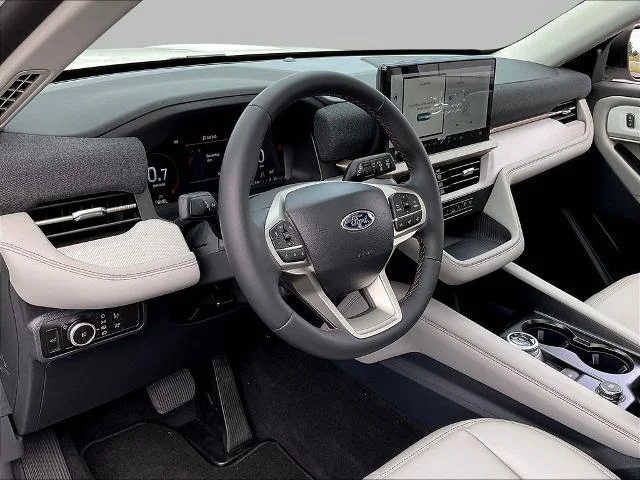 New 2026 Star White Metallic Tri-Coat Ford Active image 48