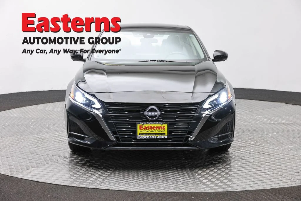 Used 2024 Black Nissan 2.5 SL image 2