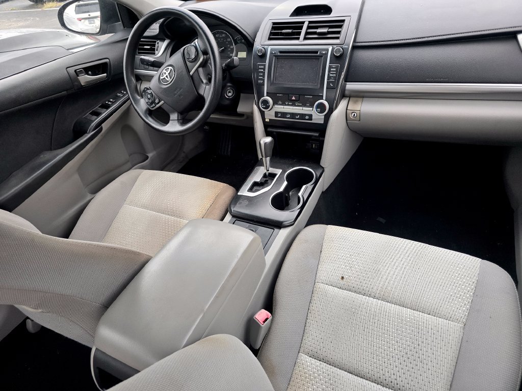 Used 2014 Gray Toyota LE image 13