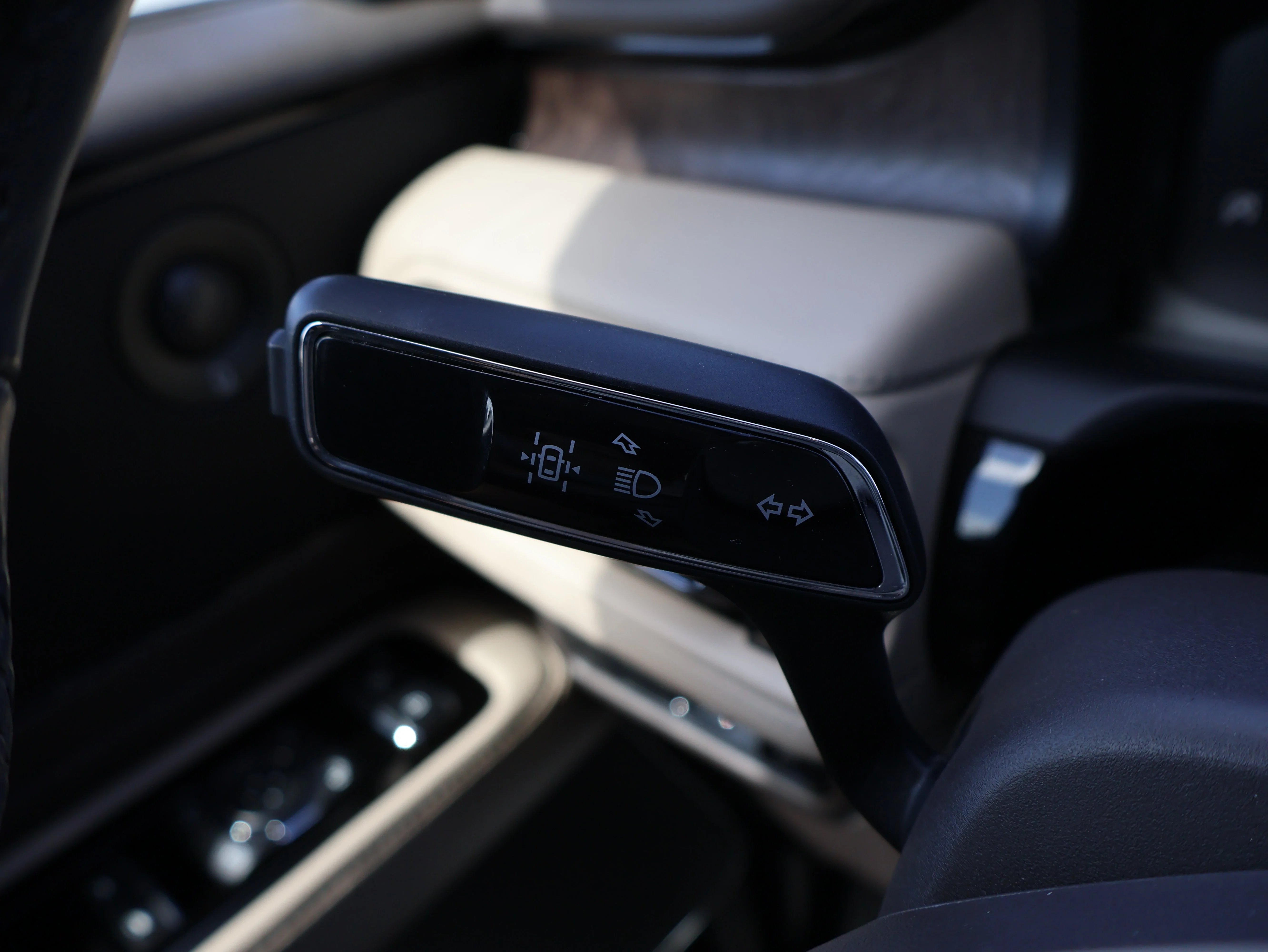 Used 2023 Pristine White Metallic Tri-Coat Lincoln Reserve image 43