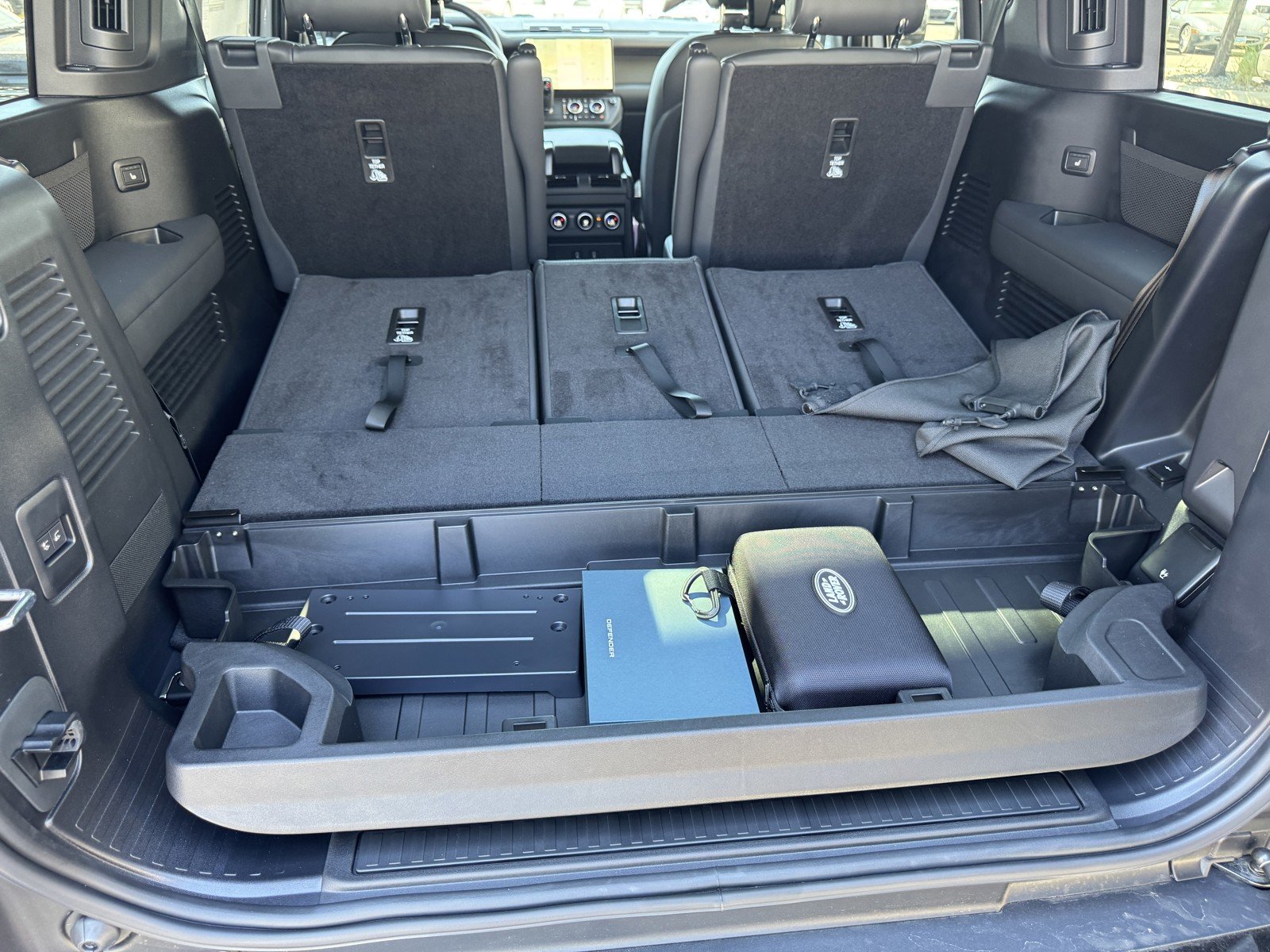 New 2026 Borasco Grey Land Rover X-Dynamic SE image 9