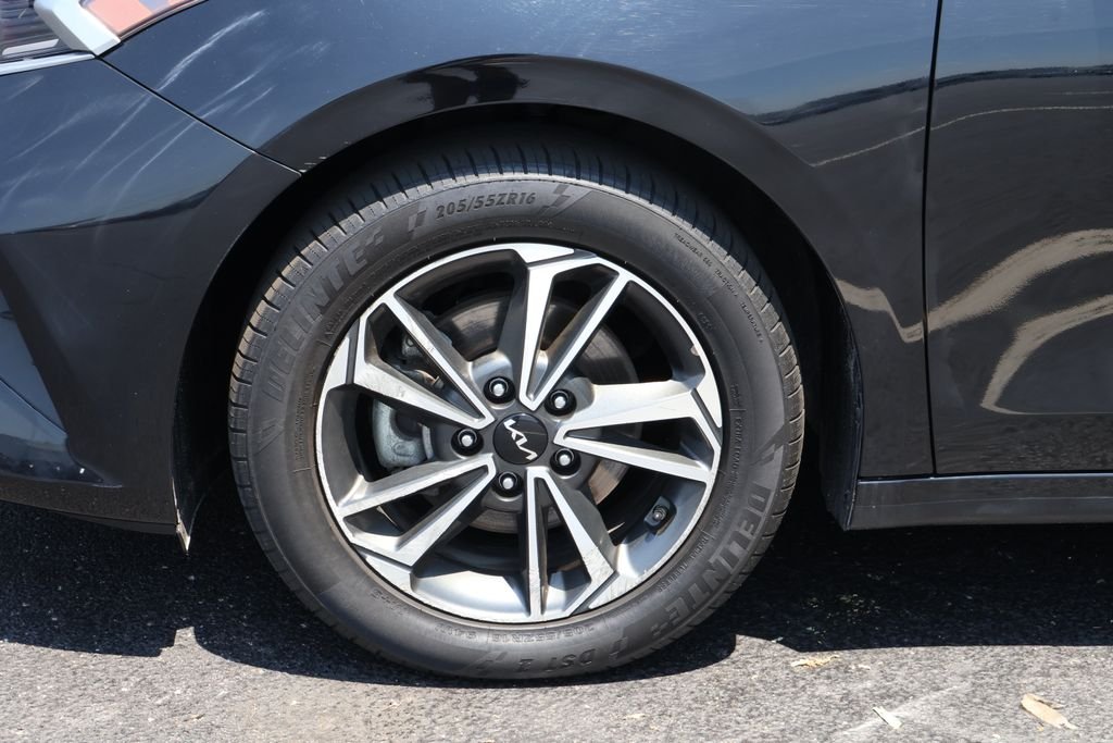 2024 Kia Forte LXS - Photo 11