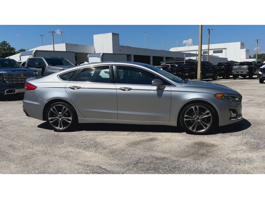Used 2020  Ford Titanium image 9