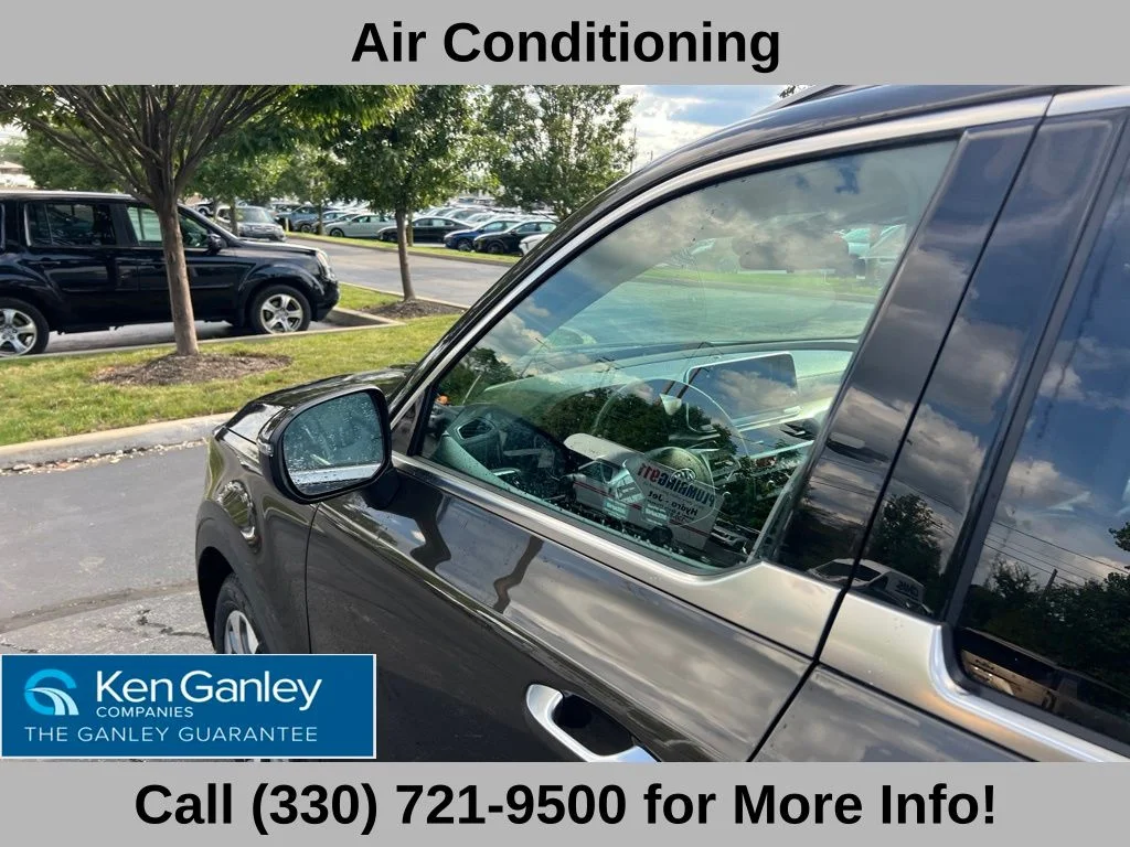 Used 2020 Green Kia S image 22