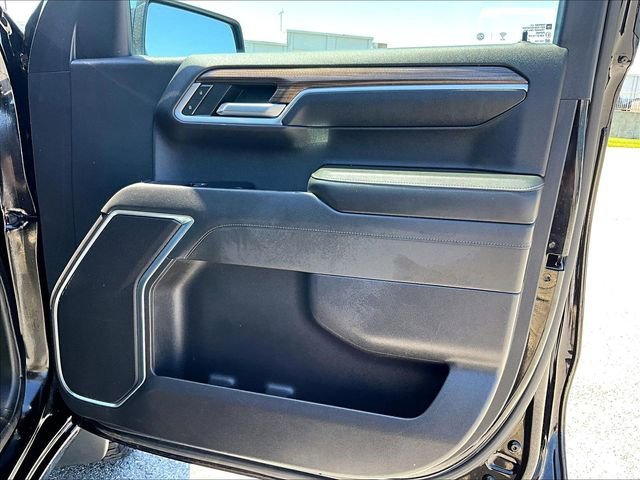 Used 2022 Black Chevrolet LT image 12