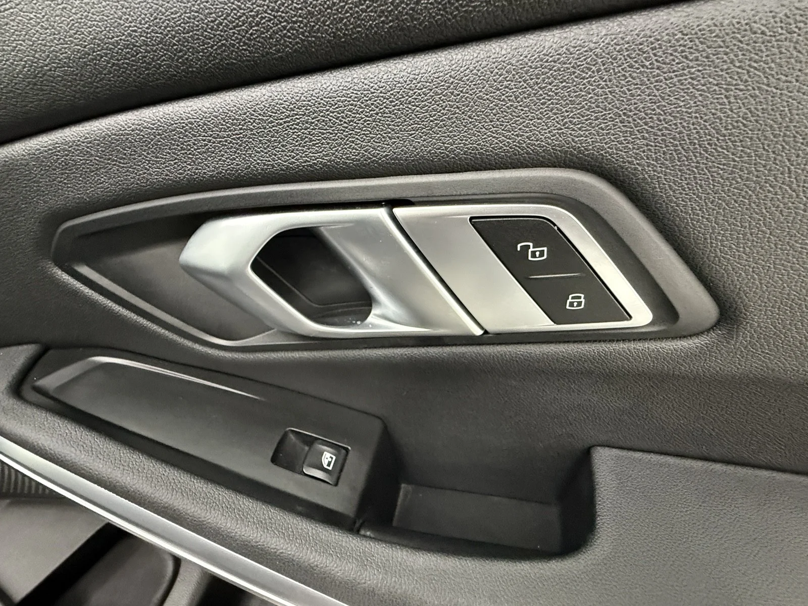 Used 2019 Jet Black BMW 330i xDrive image 42