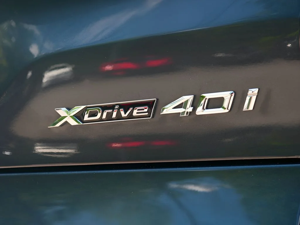 Used 2019 Gray BMW xDrive40i image 10