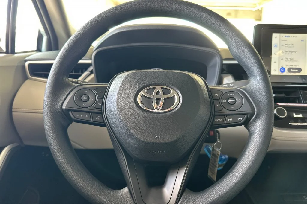 New 2026 Wind Chill Pearl <sup>1</sup> Toyota  L image 25