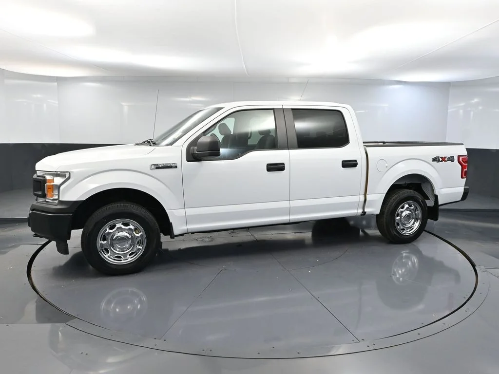 Used 2018 White Ford XL image 12