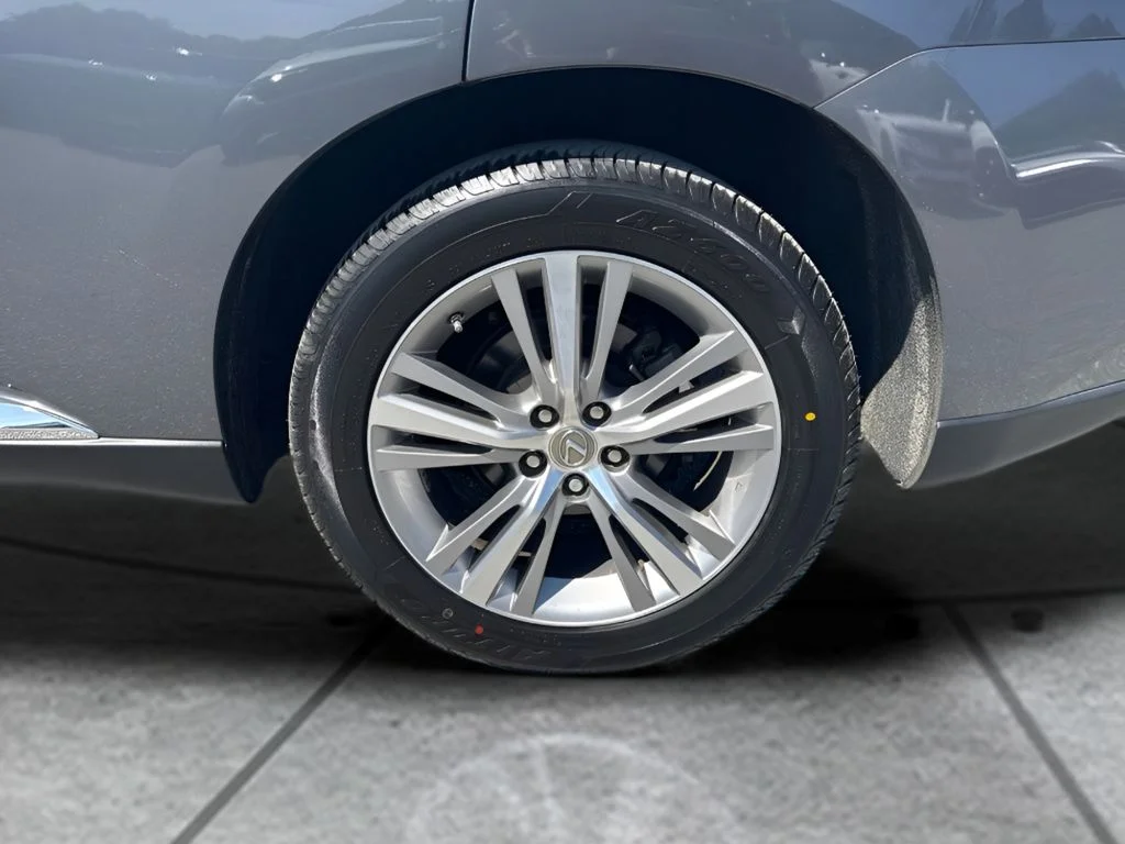 Used 2015 Gray Lexus 450h image 21
