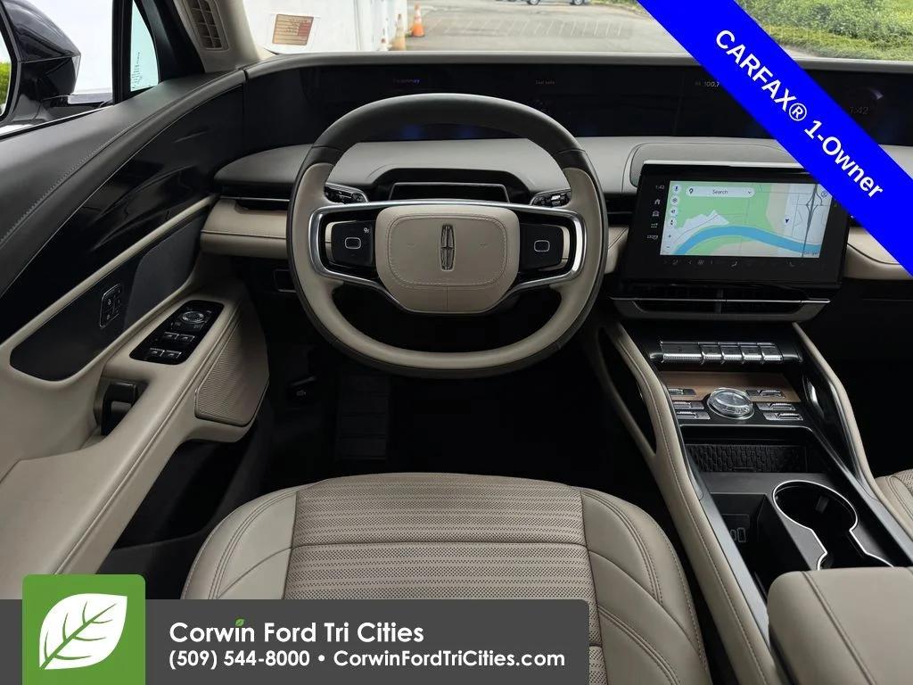 Used 2024 White Platinum Tri-Coat Metallic Lincoln Reserve image 24
