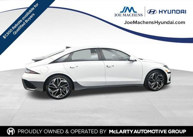 New 2025 White Hyundai SEL image 9