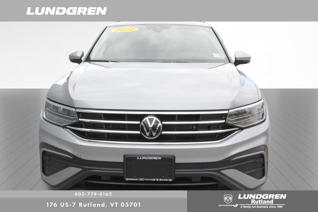 Used 2024 Gray Volkswagen 2.0T SE image 11