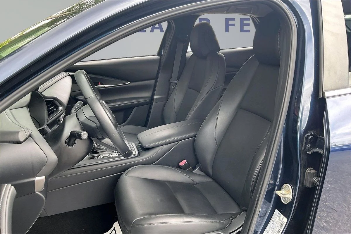 Used 2021  Mazda Select image 21