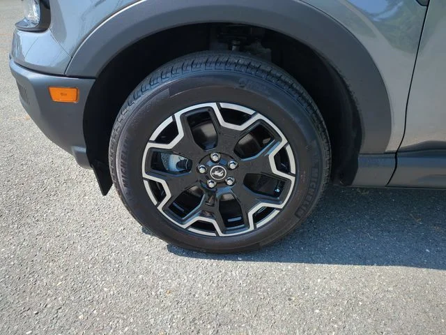 Used 2025 Gray Ford Outer Banks image 10