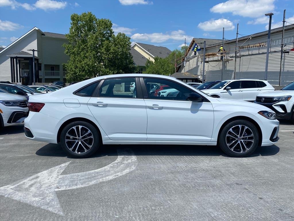 New 2026 White Volkswagen 1.5T Sport image 2