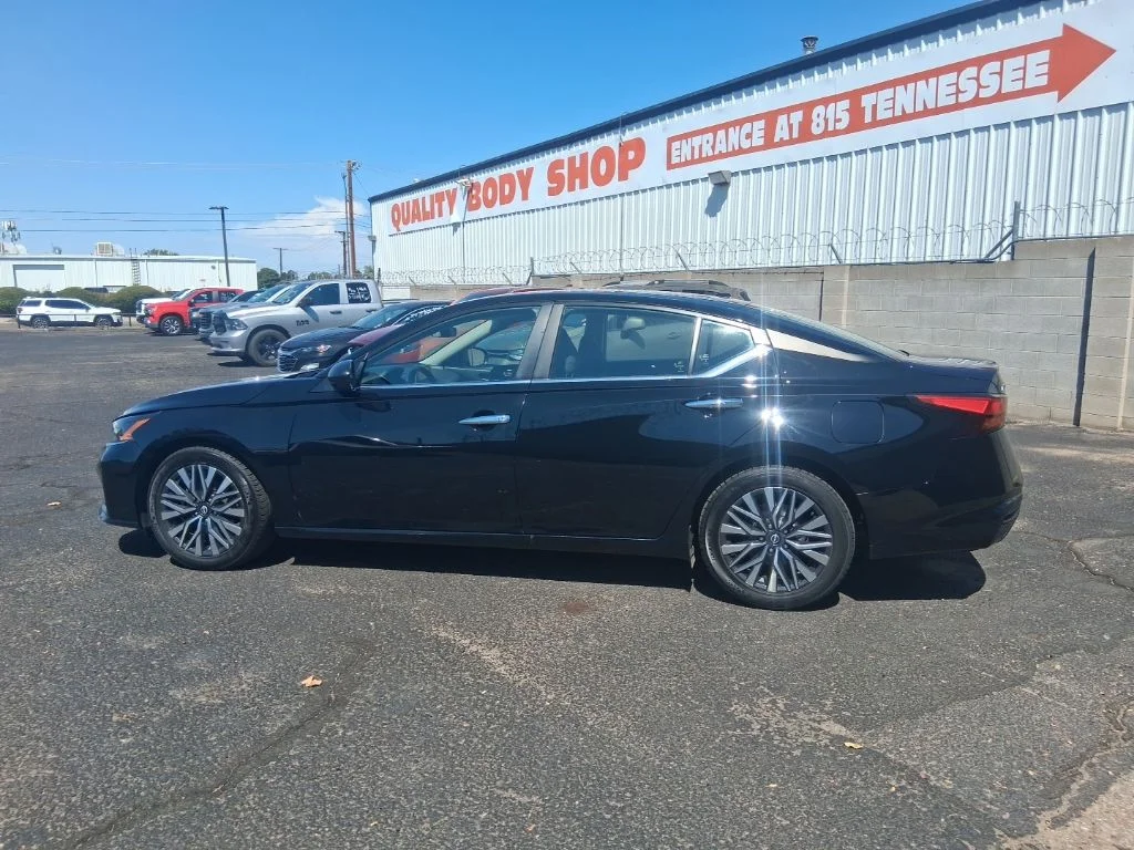 Used 2024 Black Nissan 2.5 SV image 4