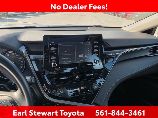 Used 2022 Silver Toyota SE image 7