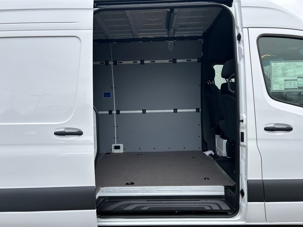 New 2026 Arctic White Mercedes-Benz Cargo 170 WB image 23