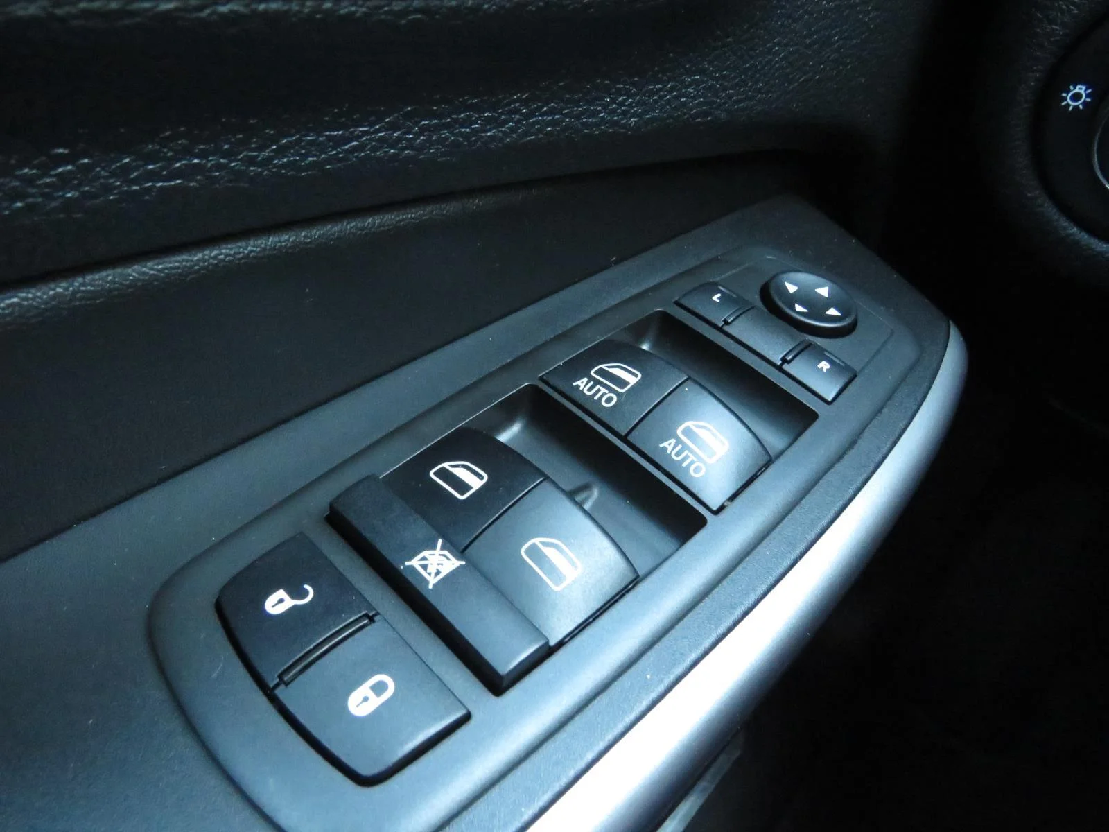 Used 2021 Velvet Red Pearlcoat Jeep Limited image 33