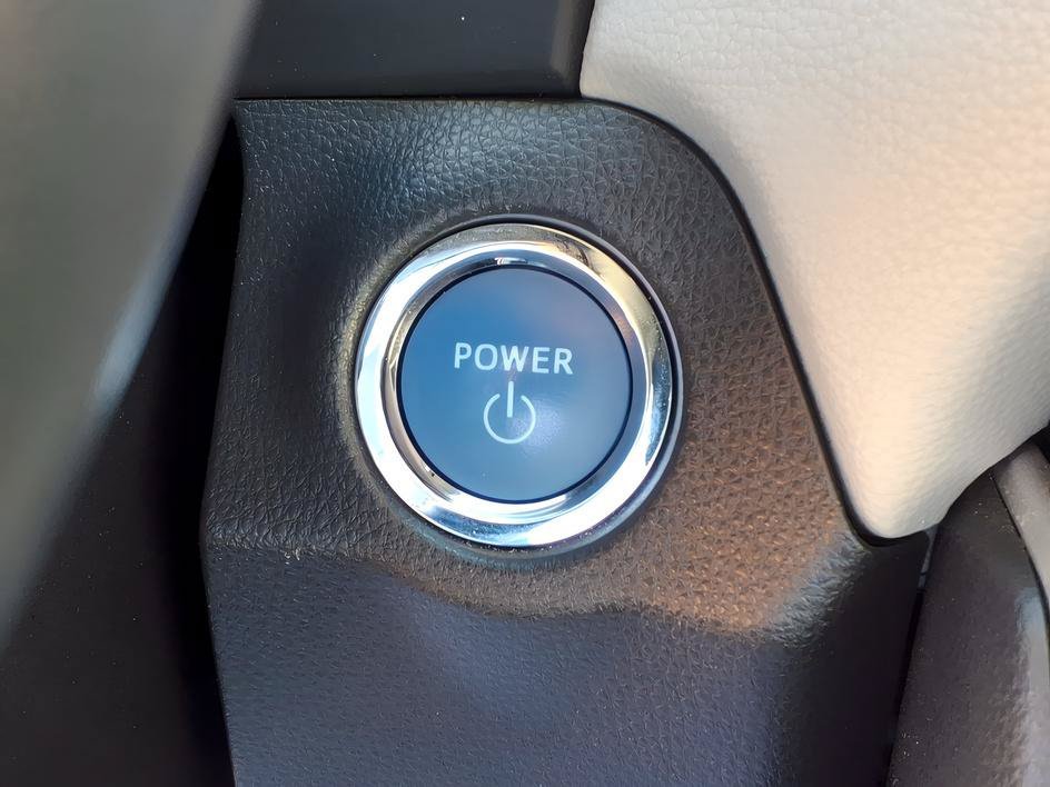 Used 2022 Blizzard Pearl Toyota Hybrid XLE Premium image 24
