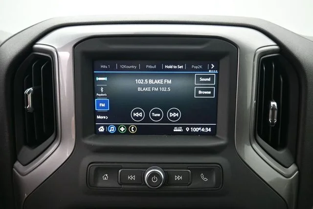 Used 2022 White Chevrolet Custom image 25
