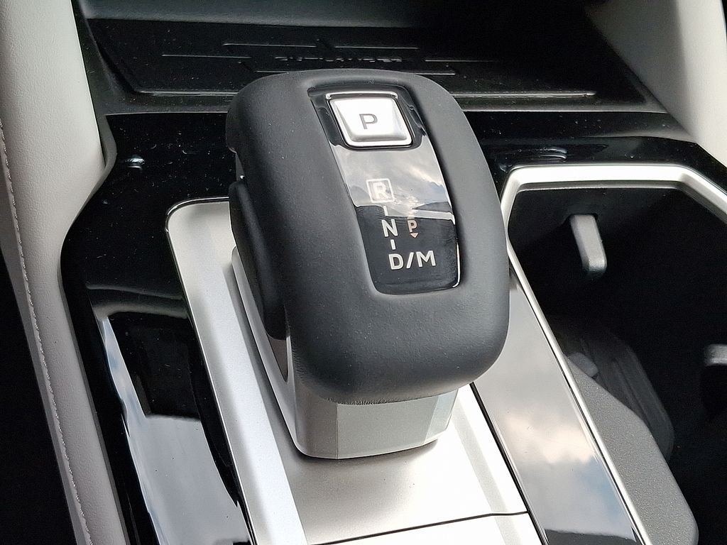 2025 Mitsubishi Outlander SE - Photo 9