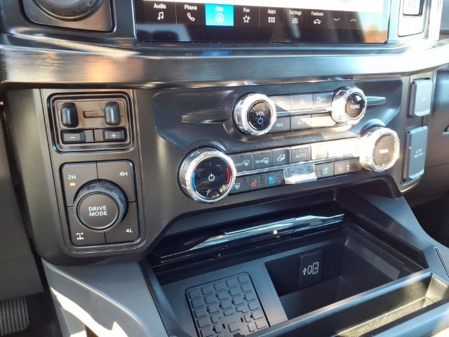 New 2027 Glacier Gray Metallic Tri-Coat Ford F-250® Lariat® image 14
