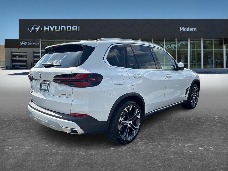 Used 2026 Alpine White BMW xDrive40i image 5