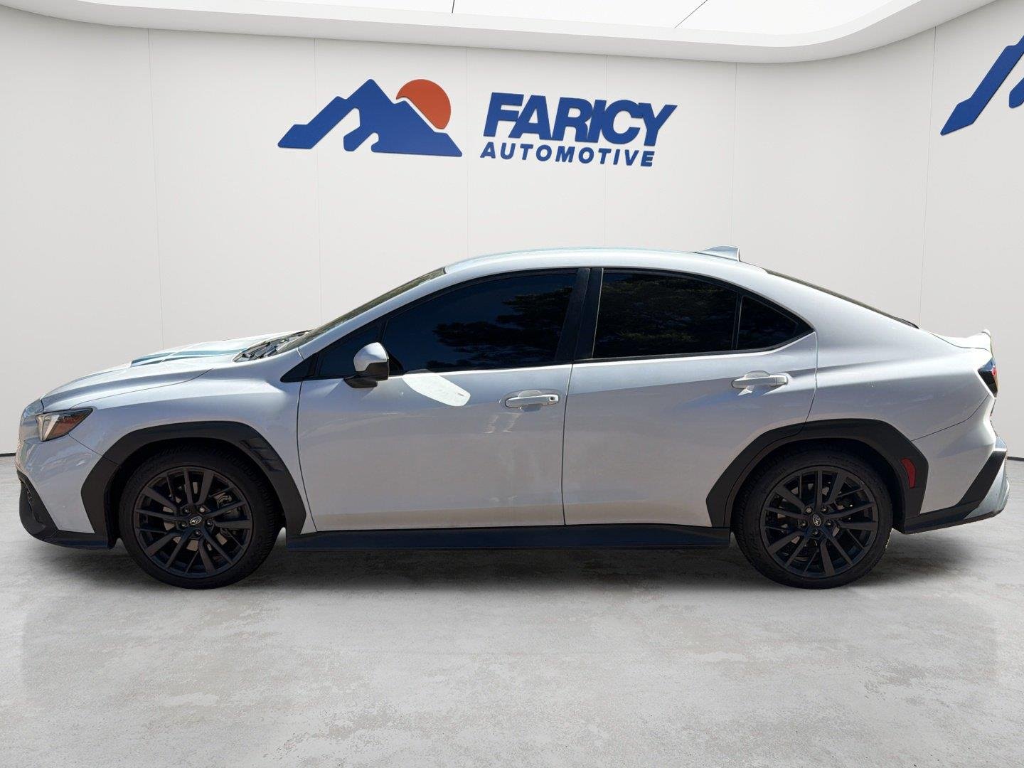 Used 2022 Ceramic White Subaru Premium image 2