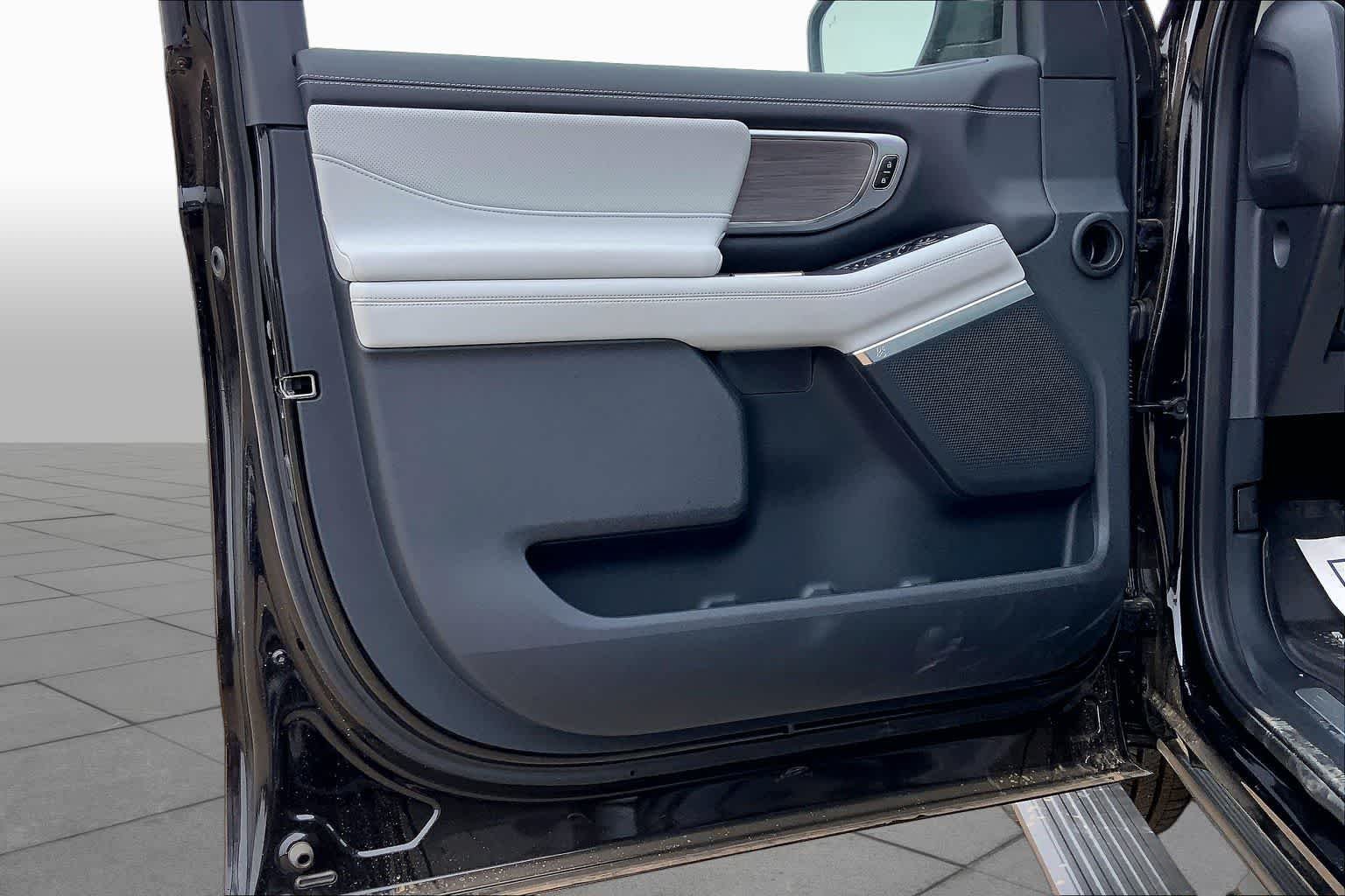 New 2026 Agate Black Metallic Ford MAX Platinum® image 10