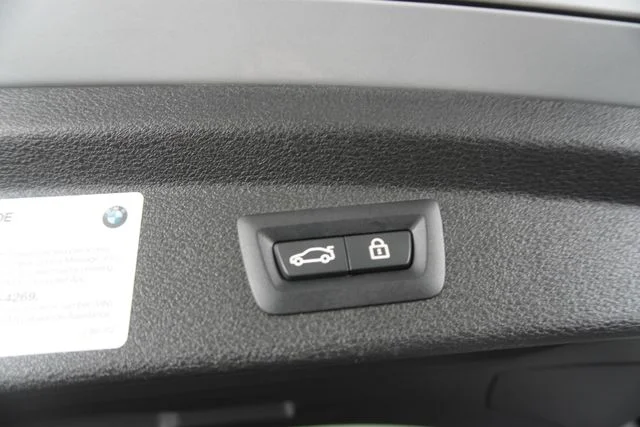 Used 2021 Glacier Silver Metallic BMW sDrive28i image 39