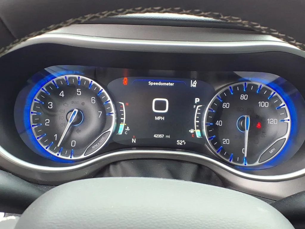 2025 Chrysler Pacifica Select - Photo 23
