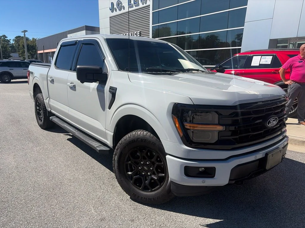 Used 2024 White Ford XLT image 1