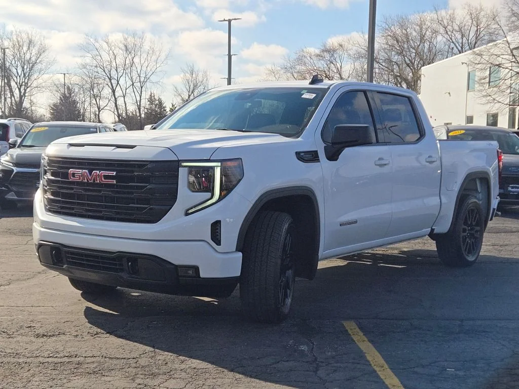 Used 2024 White GMC Elevation image 5