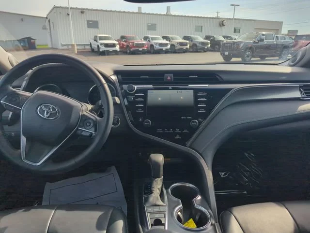 Used 2019 Off-white Toyota XSE V6 image 15