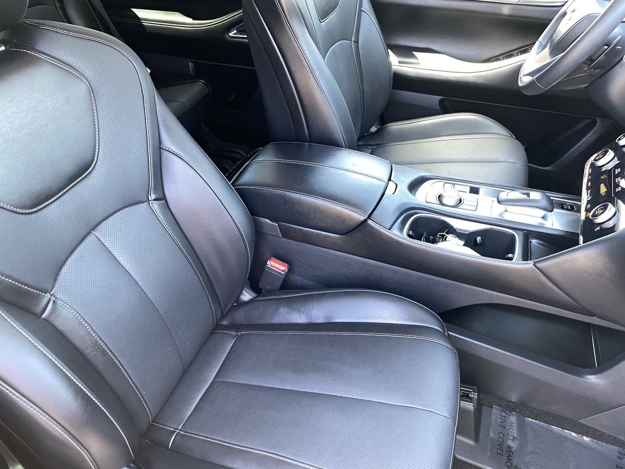 Certified Used 2026 Mineral Black INFINITI LUXE image 11