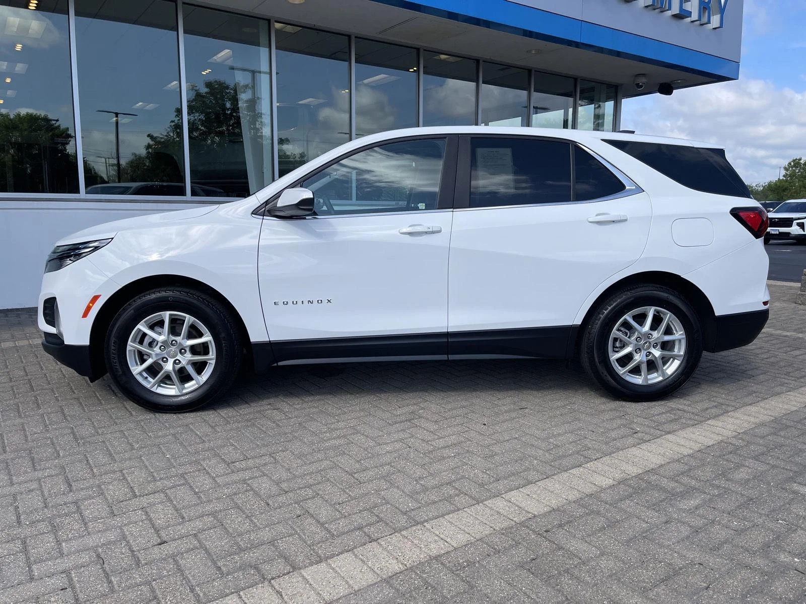 Used 2024 Summit White Chevrolet LT image 2