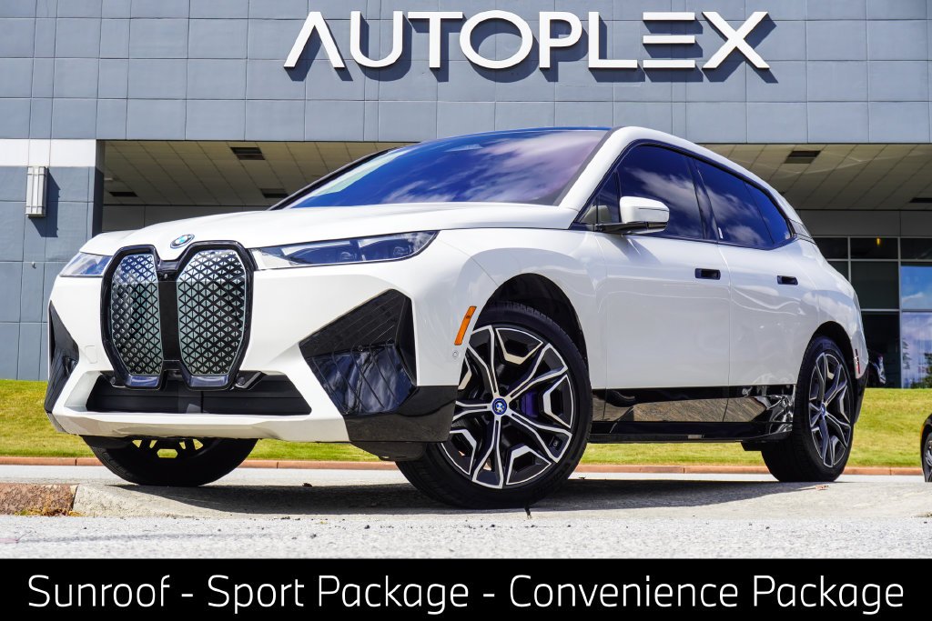 Used 2024 White BMW xDrive50 image 1