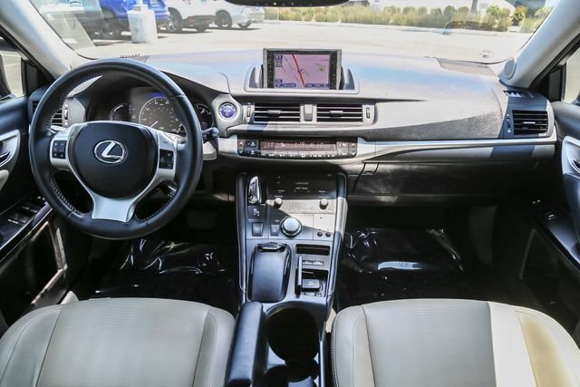 Used 2013 Black Lexus 200h image 14