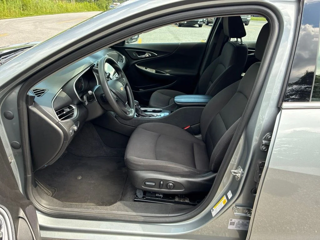 Used 2024 Gray Chevrolet LT image 10