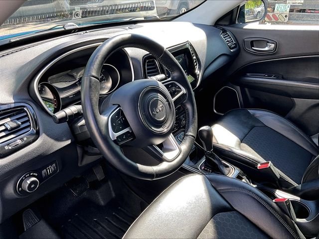 Used 2018 Blue Jeep Altitude image 14
