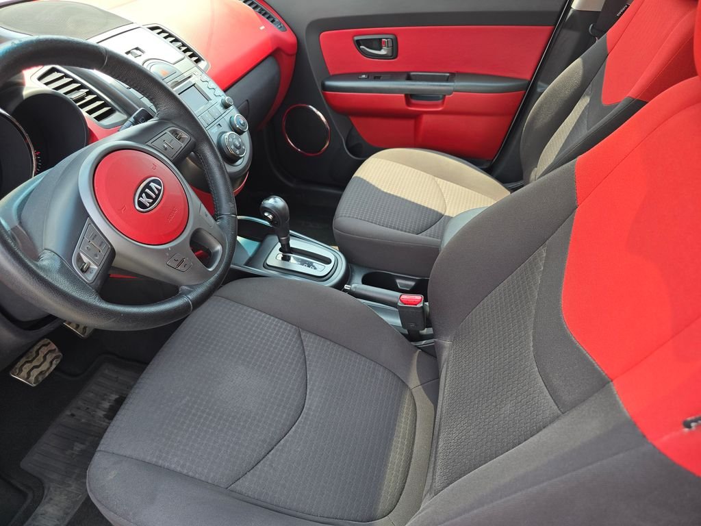 Used 2010 Silver Kia Sport image 19