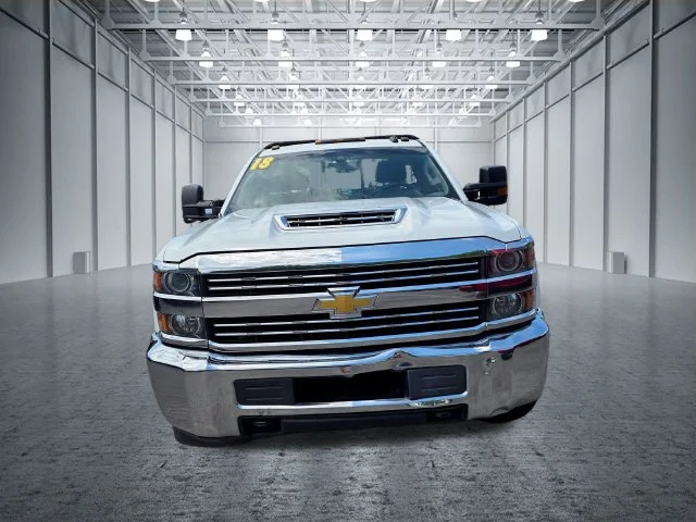 Used 2018 White Chevrolet Flat Bed image 3