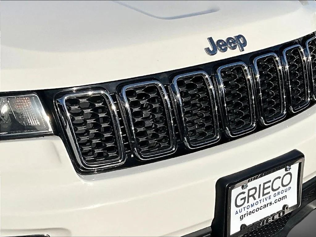 Used 2021 White Jeep Laredo E image 34