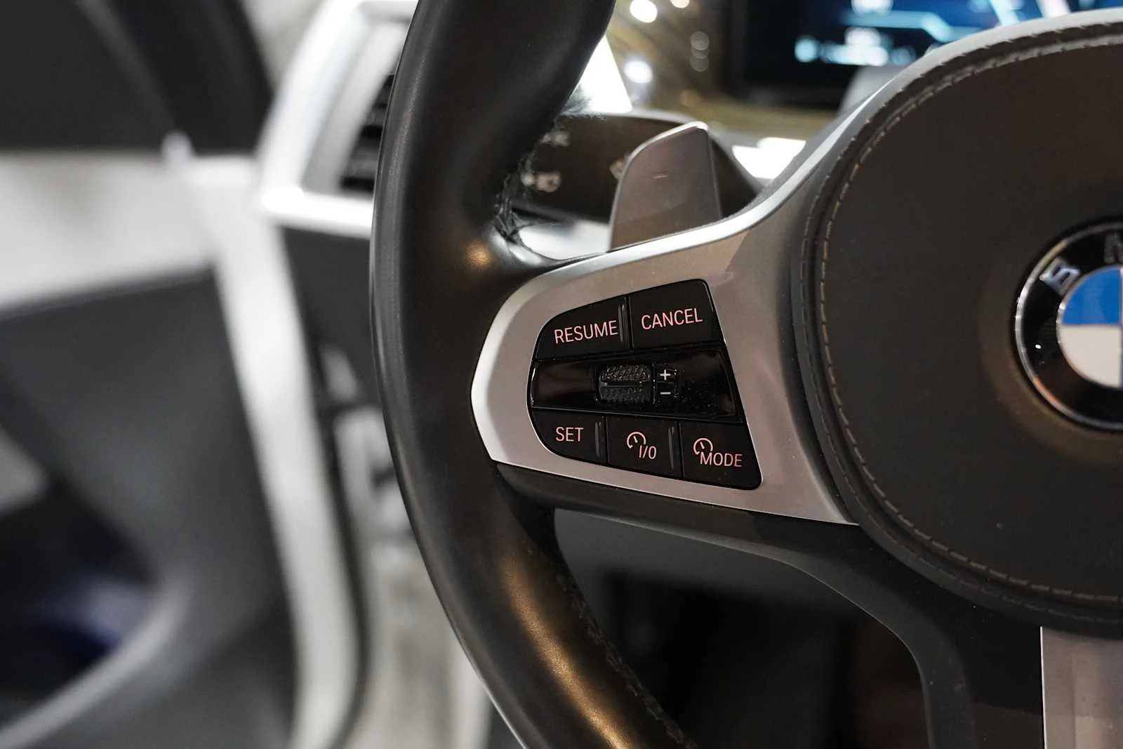 Certified Used 2025 Alpine White BMW xDrive40i image 22