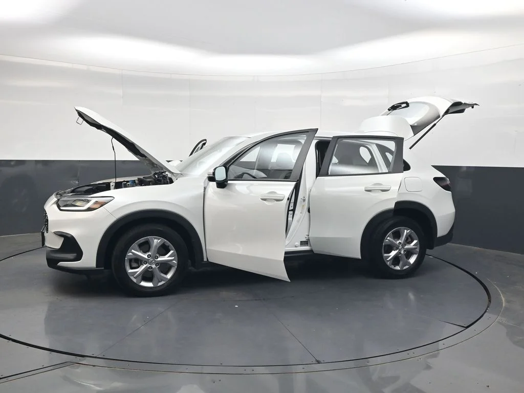 Used 2023 Platinum White Pearl Honda LX image 39